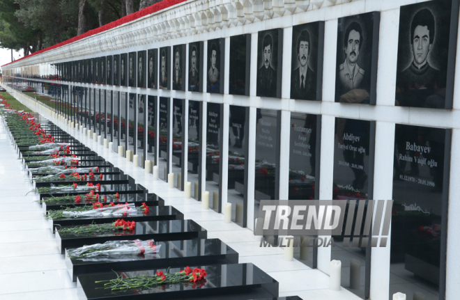 Azerbaijani public honors January 20 tragedy victims’ blessed memory.  Baku, 20 Jan. 2016